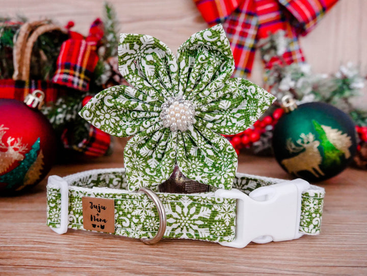 Christmas dog collar with flower - green Snowflakes