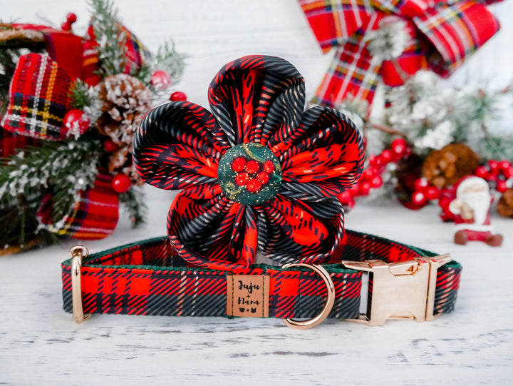 Christmas dog collar with flower - classic tartan