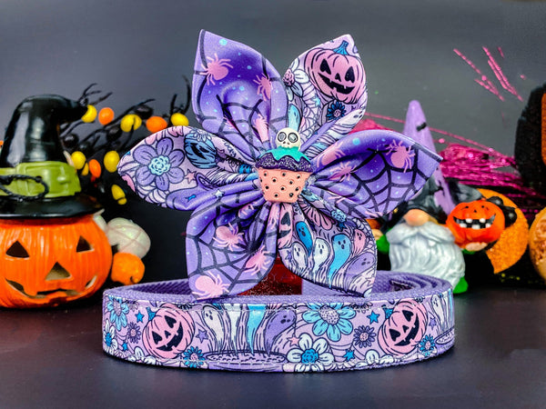 Halloween dog collar with flower - pastel spooky