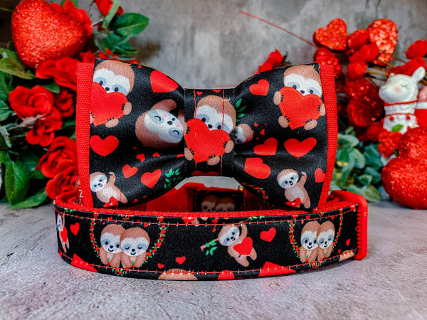 Valentine dog collar with bow tie - Sloth and heart