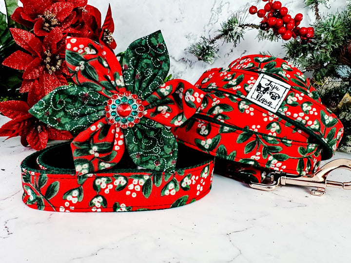 Dog collar with flower - Holiday Classics Mistletoe